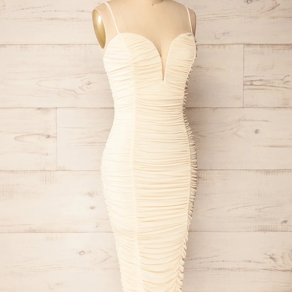 PRIVY Cream Ruched Dress - Picture 5 of 5